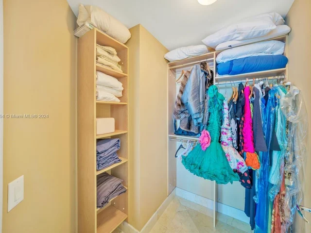 21200 Point Pl # 1901, Aventura FL 33180