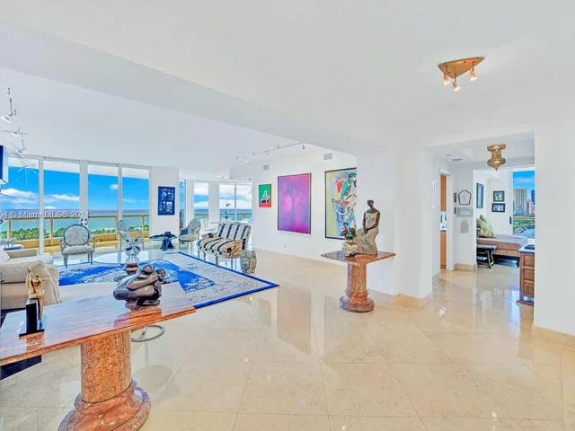 21200 Point Pl # 1901, Aventura FL 33180