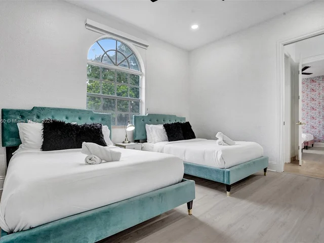 13751 Pine Meadow Ct, Davie FL 33325