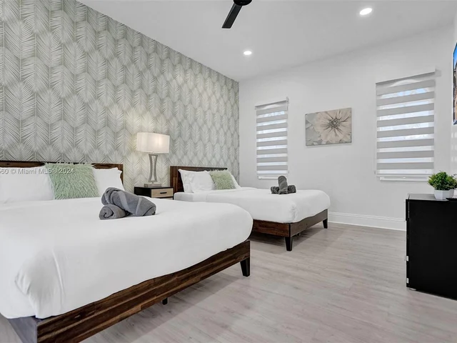 13751 Pine Meadow Ct, Davie FL 33325