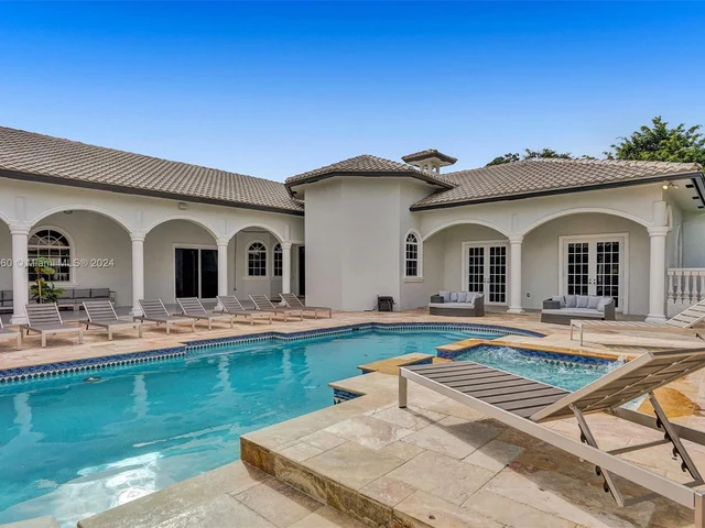 13751 Pine Meadow Ct, Davie FL 33325