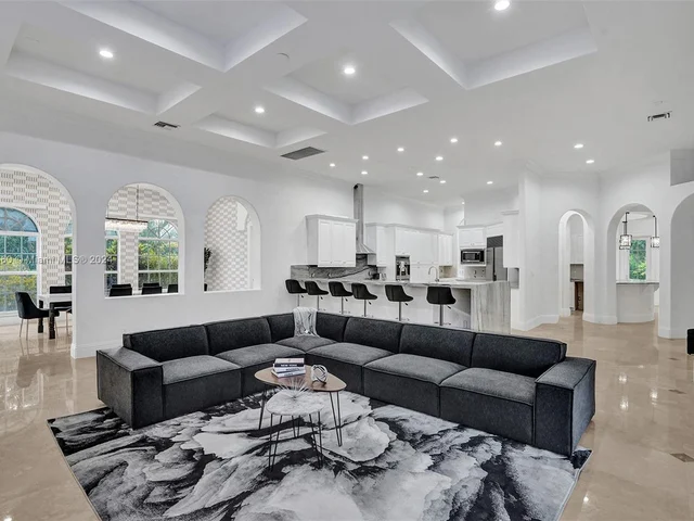 13751 Pine Meadow Ct, Davie FL 33325