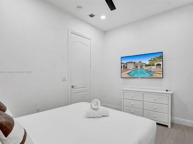 13751 Pine Meadow Ct, Davie FL 33325