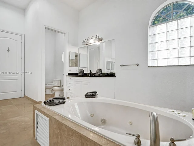 13751 Pine Meadow Ct, Davie FL 33325