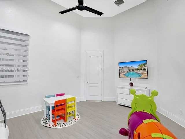 13751 Pine Meadow Ct, Davie FL 33325