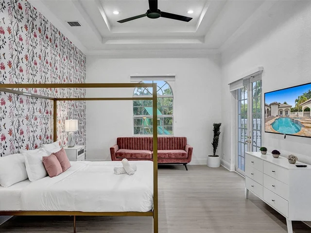 13751 Pine Meadow Ct, Davie FL 33325