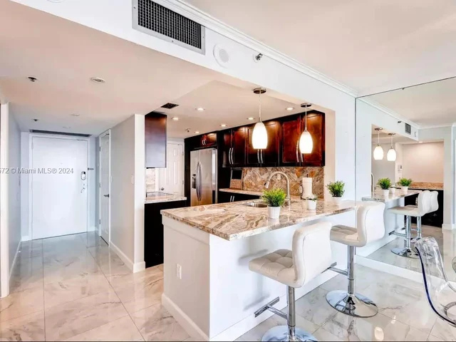 1717 N Bayshore Dr # 3738, Miami FL 33132