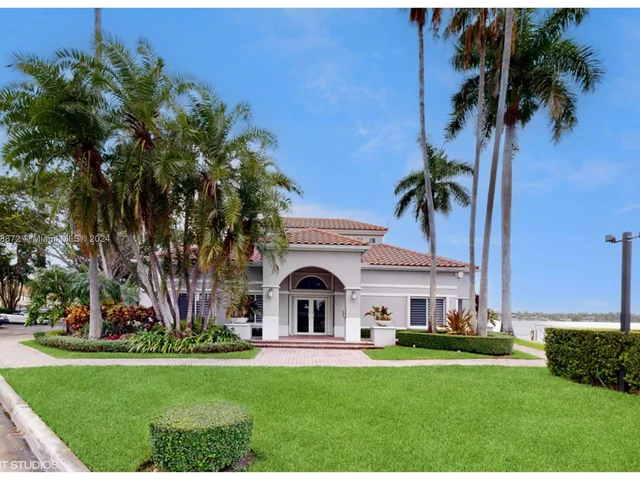 14666 SW 132nd Ct, Miami FL 33186