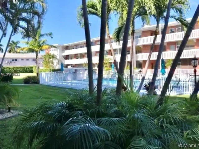 141 NE 10th Ave # 29A, Hallandale Beach FL 33009