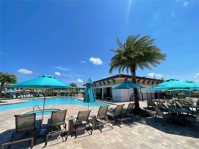 11382 W 34th Way, Hialeah FL 33018