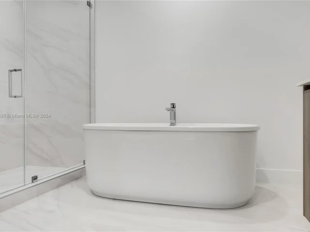 17550 Collins Ave # 805, Sunny Isles Beach FL 33160