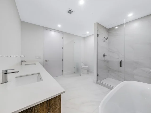 17550 Collins Ave # 805, Sunny Isles Beach FL 33160