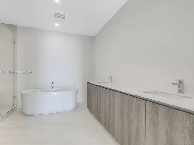 17550 Collins Ave # 805, Sunny Isles Beach FL 33160