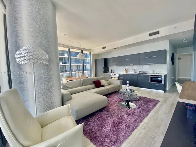 55 SW 9th St # 4201, Miami FL 33130