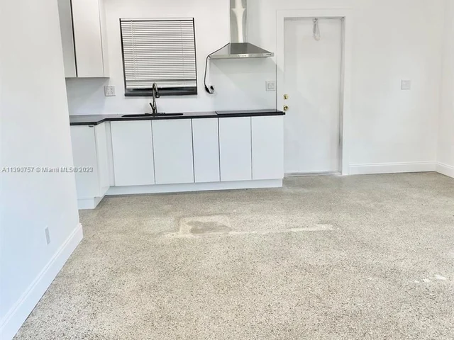 617 SW 9th St # 2, Hallandale Beach FL 33009