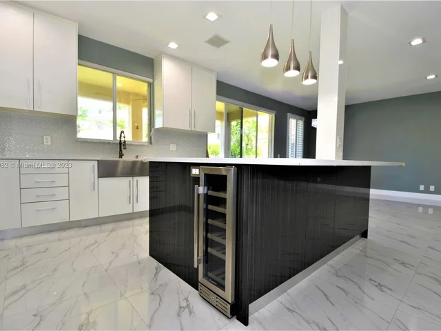 1417 Majesty Ter, Weston FL 33327