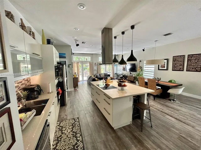 1349 Banyan Way, Weston FL 33327