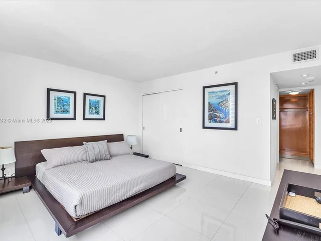 400 S Pointe Dr # 1910, Miami Beach FL 33139