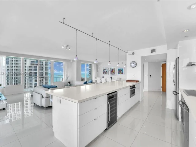 400 S Pointe Dr # 1910, Miami Beach FL 33139