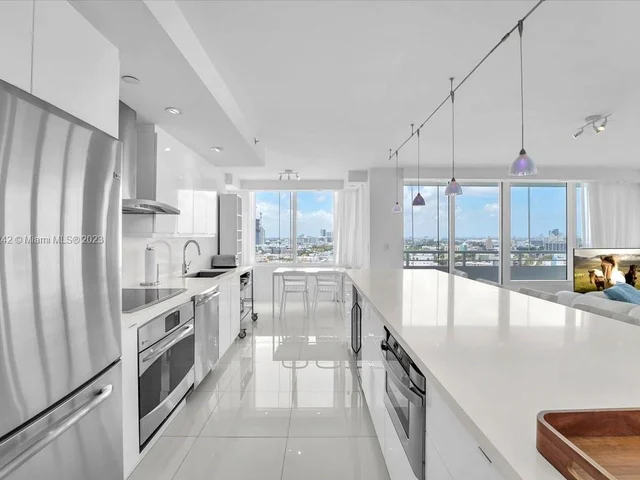 400 S Pointe Dr # 1910, Miami Beach FL 33139