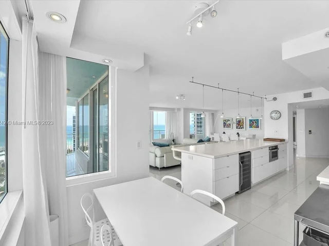 400 S Pointe Dr # 1910, Miami Beach FL 33139