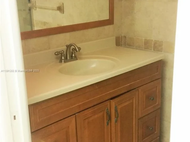 100 Berkley Rd # 110, Hollywood FL 33024