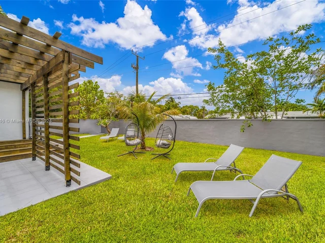 2631 Roosevelt St, Hollywood FL 33020