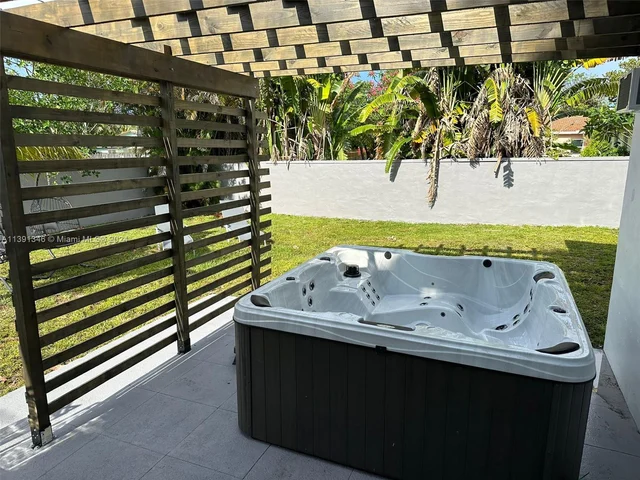 2631 Roosevelt St, Hollywood FL 33020