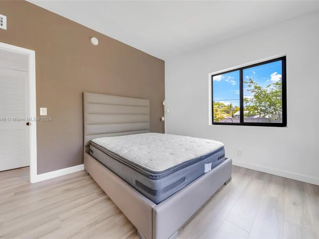 2631 Roosevelt St, Hollywood FL 33020