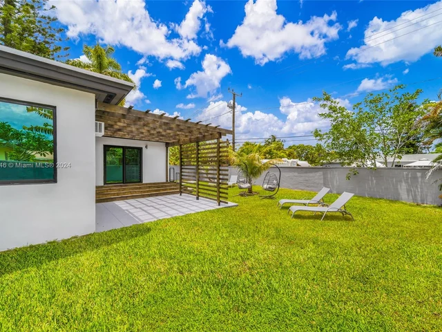 2631 Roosevelt St, Hollywood FL 33020