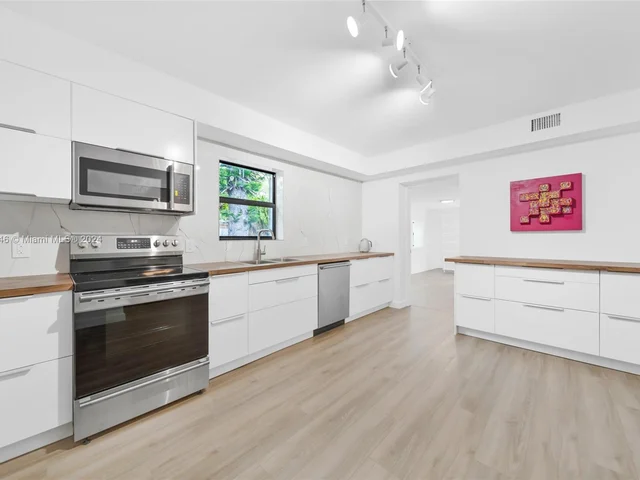 2631 Roosevelt St, Hollywood FL 33020