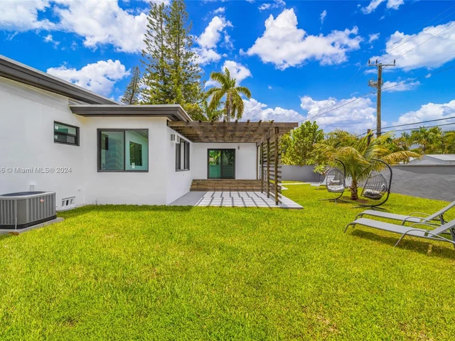 2631 Roosevelt St, Hollywood FL 33020