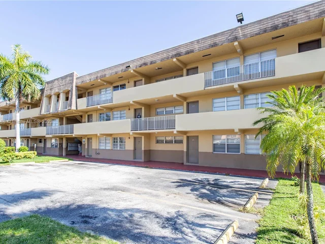 11005 SW 1st St # 205, Sweetwater FL 33174