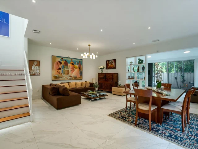 6858 SW 89 Ter, Pinecrest FL 33156