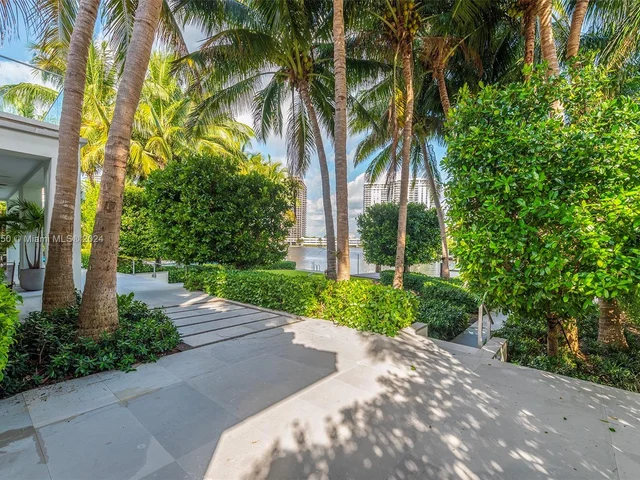 100 Golden Beach Dr, Golden Beach FL 33160