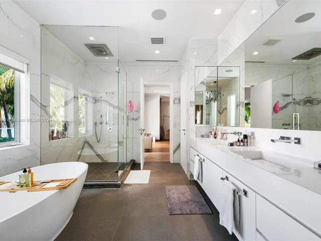 100 Golden Beach Dr, Golden Beach FL 33160