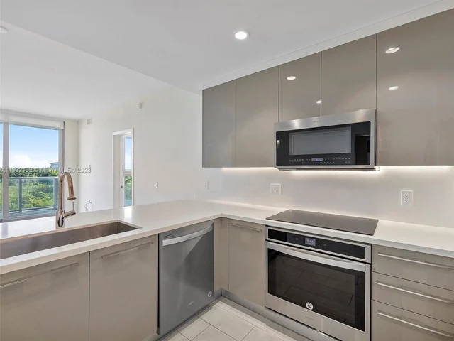 2000 Metropica Way # 502, Sunrise FL 33323