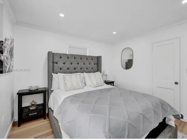 814 SE 14th St, Fort Lauderdale FL 33316