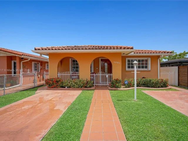 10486 SW 27th St, Miami FL 33165