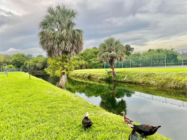 10755 SW 108 AV # 302, Kendall FL 33176