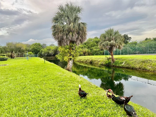 10755 SW 108 AV # 302, Kendall FL 33176