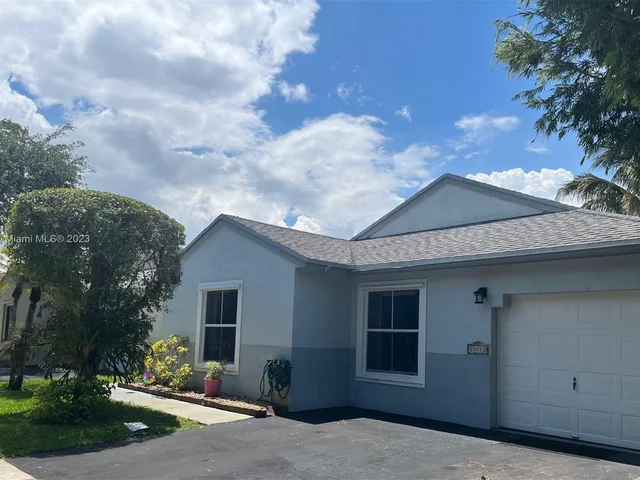 20770 NW 1st St, Pembroke Pines FL 33029