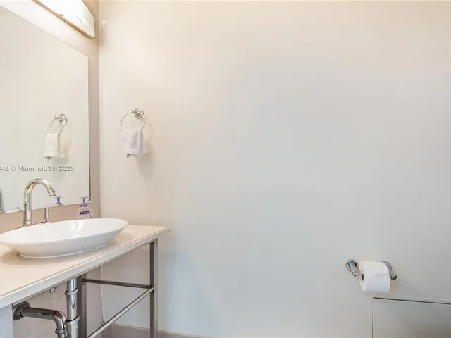 2889 Mcfarlane Rd # 1813, Miami FL 33133