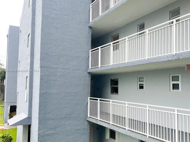 9359 Fontainebleau Blvd # F207, Miami FL 33172