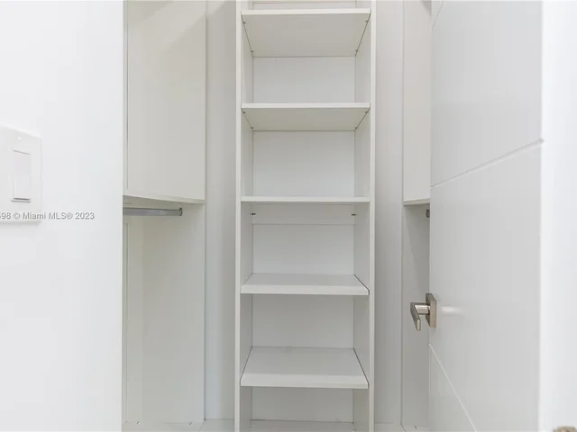 3164 Plaza St, Miami FL 33133