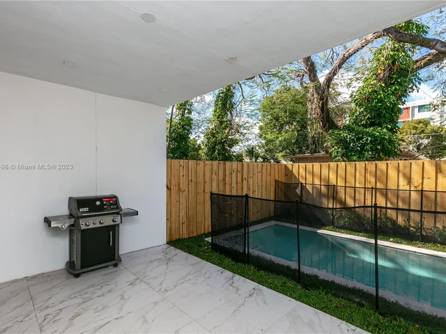 3164 Plaza St, Miami FL 33133