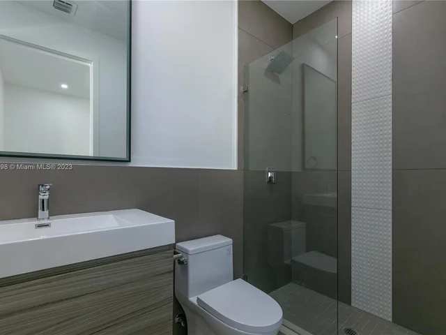 3164 Plaza St, Miami FL 33133