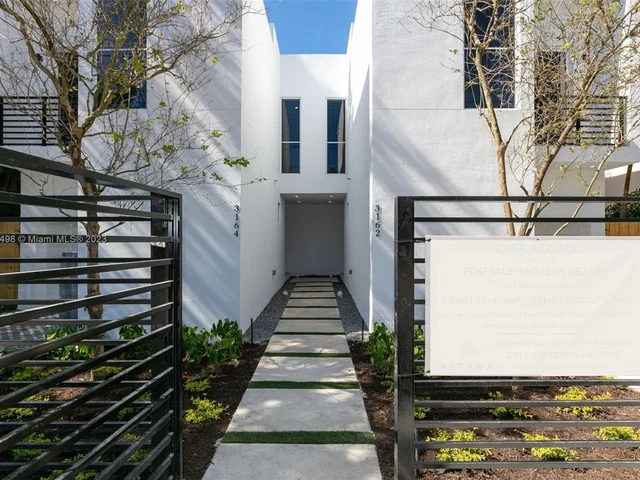 3164 Plaza St, Miami FL 33133