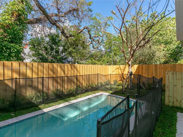 3164 Plaza St, Miami FL 33133