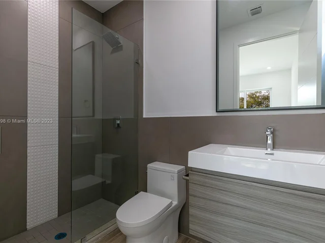 3164 Plaza St, Miami FL 33133